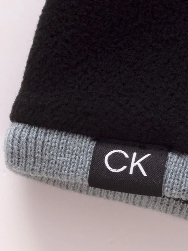 Calvin Klein Beanies & Mitts< Vera Reversible Beanie